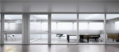 此文必看-辦公室裝修玻璃隔斷的好處竟然是這些！