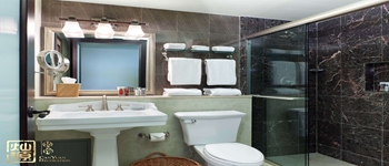 為什么酒店設計中衛(wèi)生間的玻璃是半透明的？