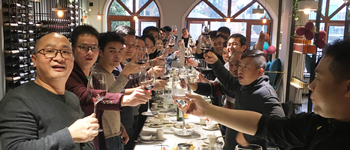 超越夢(mèng)想 ，共創(chuàng)輝煌！燦源裝飾成功舉辦2019新春年夜飯活動(dòng)