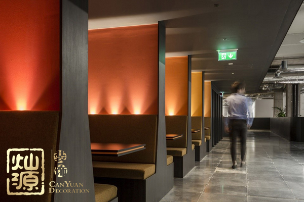 國(guó)外廣告公司裝修效果 展示工業(yè)風(fēng)與媒體元素的天生兼容