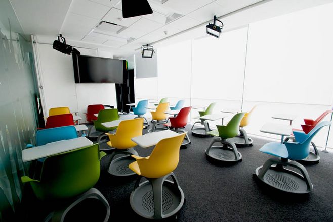 專業(yè)的商務(wù)辦公室裝修公司，這份設(shè)計(jì)會(huì)發(fā)光